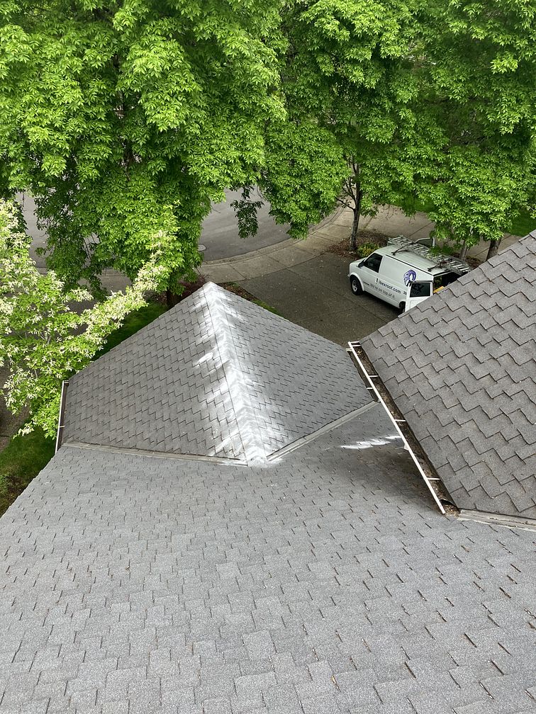 Picture of a new residential roof in Portland 