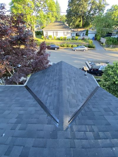 Picture of a new installed residential roof in Vancouver Washington