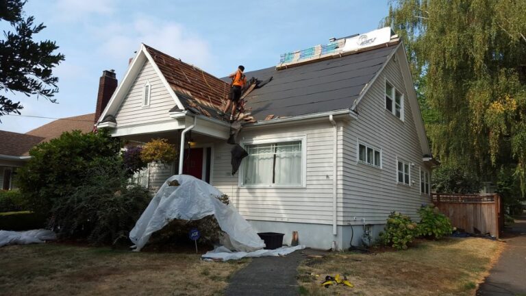 Picture of Professional Roofer installing a new roof in Lacey