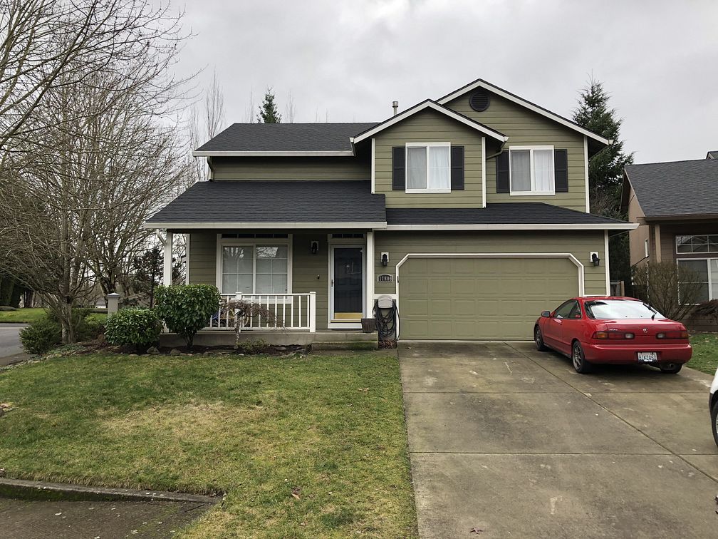 House with a new roof in Lake Oswego