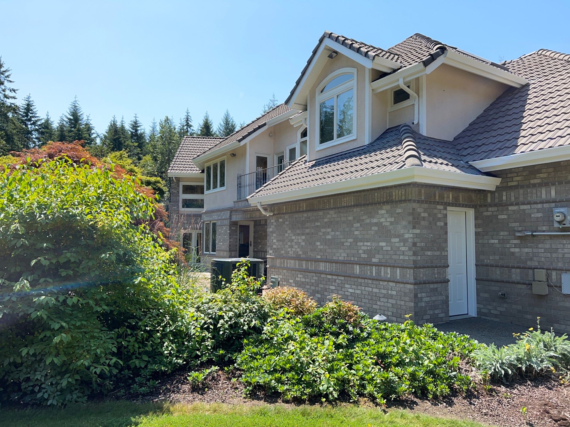 What are Standard Gutter Sizes? | IBEX Roof